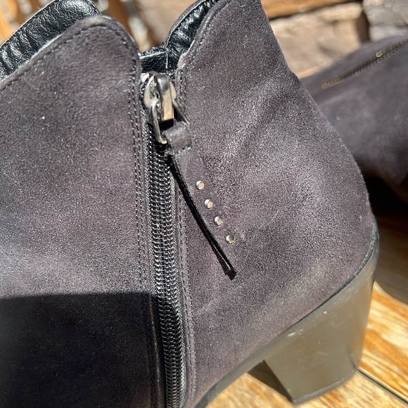 Lane Bryant Black Shootie Heel Boots Shoes Faux Suede Zipper WIDE WIDTH 10W - Picture 9 of 10